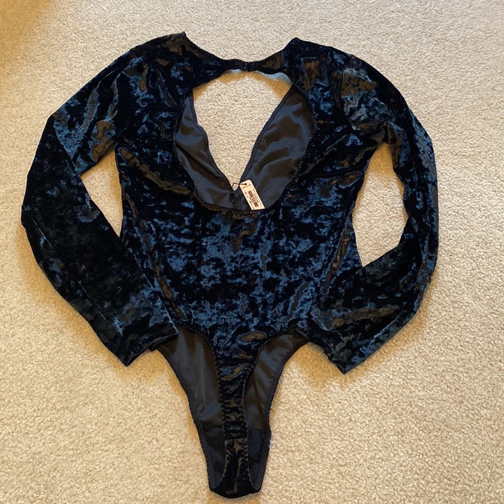 NWT Victoria’s Secret velvet body suit - Picture 2 of 2